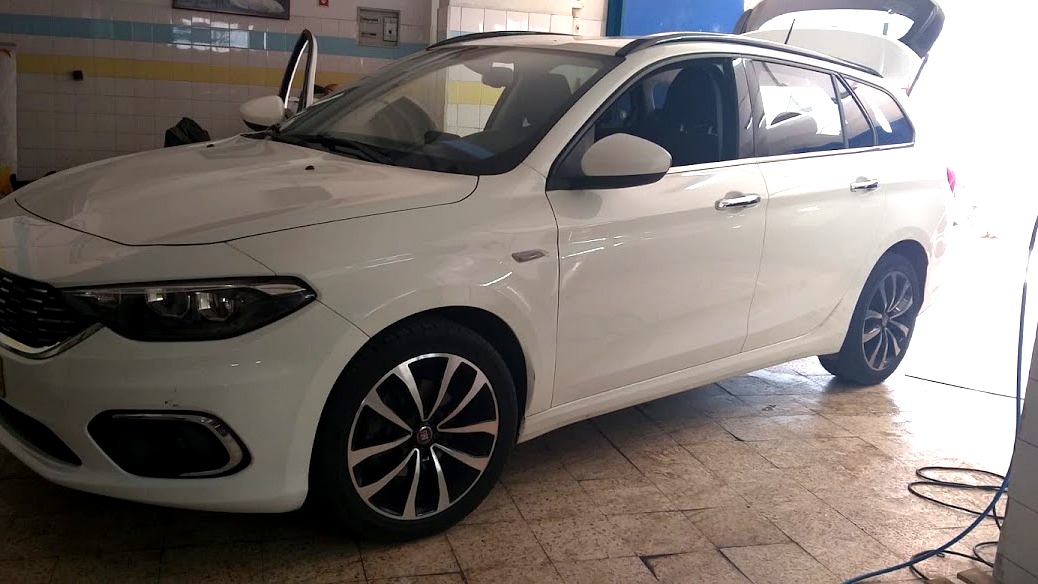 Oficina Dani Limpa Auto na Av do Cristo Rei em Almada